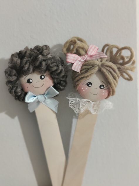 Wooden Spoon Dolls, Dolls Handmade Diy, Creative Bookmarks, Beaded Bookmarks, Doll Diy Crafts, Summer Crafts For Kids, Bookmarks Kids, Clothespin Dolls, Clothes Pin Crafts