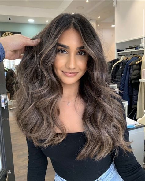 Ash Brown Hair Balayage, Rambut Brunette, Black Hair Balayage, Brown Hair Looks, Ash Hair Color, Brown Hair Inspo, Brunette Hair With Highlights, Balayage Hair Dark, Hair Color Auburn