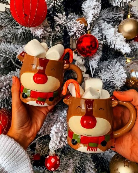 Mug Aesthetic, Hate Christmas, Preppy Christmas, Christmas Birthday Party, Christmas Feeling, Days Until Christmas, Beautiful Kitchen, Make Up Artist, Noel Christmas