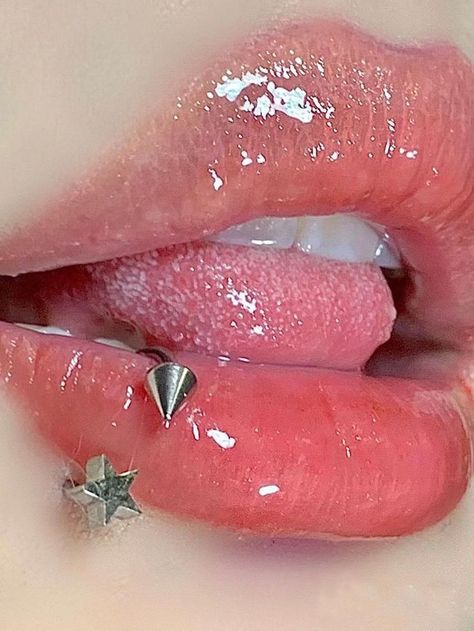 Piercing Labret Lateral, Labret Lateral, Side Labret, Emo Piercings, Lip Piercing Ring, Piercing Lip, Labret Ring, Lip Piercing Jewelry, Lip Jewelry