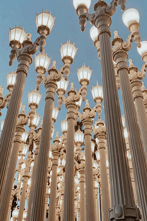 Los Angeles Landmarks, Walk Of Fame Aesthetic, Los Angeles Vibes Aesthetic, La Lifestyle Aesthetic, California Dreaming Aesthetic, Lacma Lights, Iconic Los Angeles, Inspo Wallpaper, Los Angeles Travel Guide