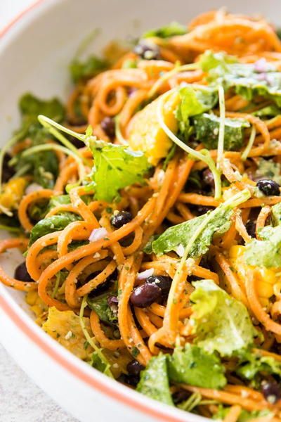 Southwestern Sweet Potato Noodle Salad with Avocado Pesto Southwest Sweet Potato, Sweet Potato Noodle Salad, Healthy Egg Recipes, Pesto Dressing, Potato Noodles, Veal Recipes, Vegan Summer Recipes, Salad With Avocado, Eating Vegan