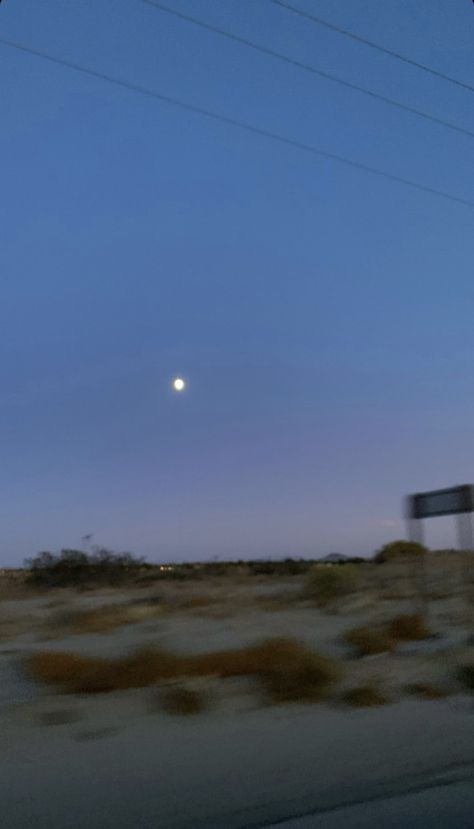 Blurry Wallpaper Backgrounds, Desert Night Aesthetic, Blurry Aesthetic Wallpaper, Photography Night Sky, Desert Grunge, Blurry Wallpaper, 90s Cars, Goals Photography, Arizona Aesthetic