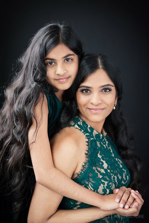 Indian Family Photography, Mom Daughter Photos, Love Call, Digital Painting Portrait, Indian Family, Mother Daughter Photography, Family Photo Pose, Family Portrait Photography, Indian Photography