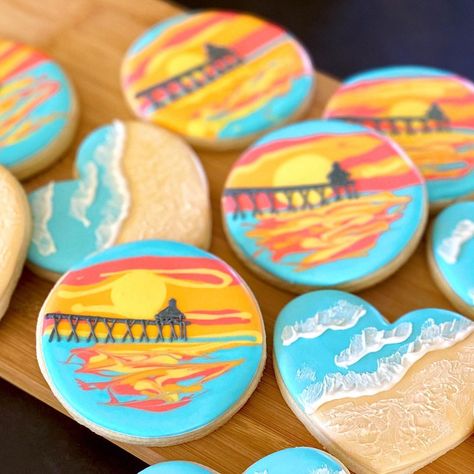 Sunset Cookies Decorated, Sun Sugar Cookies, Sunset Cookies, Grad Cookies, Royal Iced Cookies, Baked Cookies, Summer Cookies, Sun And Clouds, Iced Cookies