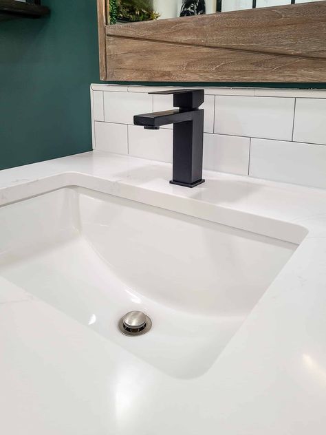 If you need to replace your bathroom faucet or drain, follow along with these simple steps to do it yourself. Even if you've never done it before, the risk is low, and not many tools are needed. This makes it great DIY for a beginner that wants to learn how to DIY their own home repairs. Replace Bathroom Faucet, California Apartment, Eclectic Wallpaper, Matte Black Faucet, Black Faucet, Old Bathroom, Single Handle Bathroom Faucet, Home Decor Diy Crafts, Bathroom Diy