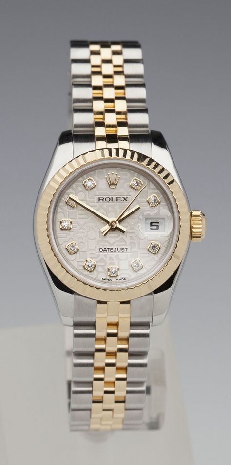 Date Just Rolex Women, 2 Tone Womens Watch, Ladies Rolex Watches On Wrist, Two Tone Rolex Women, Womens Rolex Watches, Tag Watches Women, Mk Watch Women, Rolex Date Just, Pretty Watches