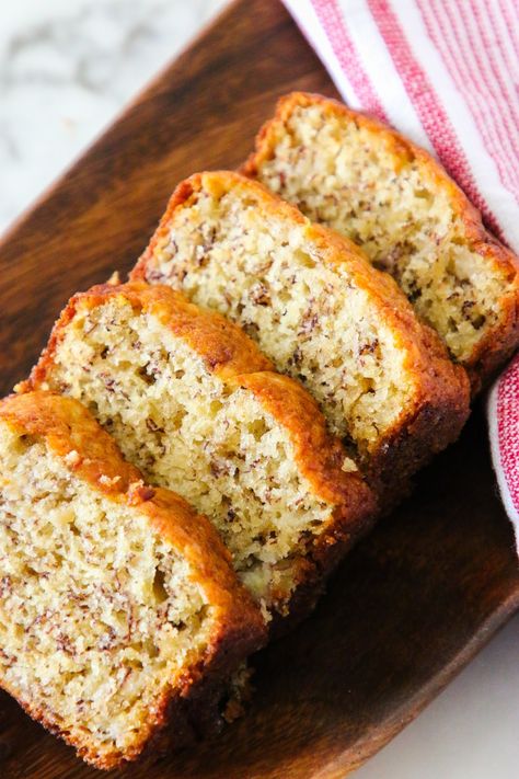 mini loaf banana bread Mini Bread Loaves Recipes, Banana Mini Loaf Recipe, Banana Nut Bread Recipe Mini Loaves, Small Loaf Banana Bread, Mini Loafs Of Banana Bread, Mini Loaf Cakes Ideas, Mini Banana Bread Recipe Loaf Pan, Mini Bread Loaves, Mini Loaf Cakes