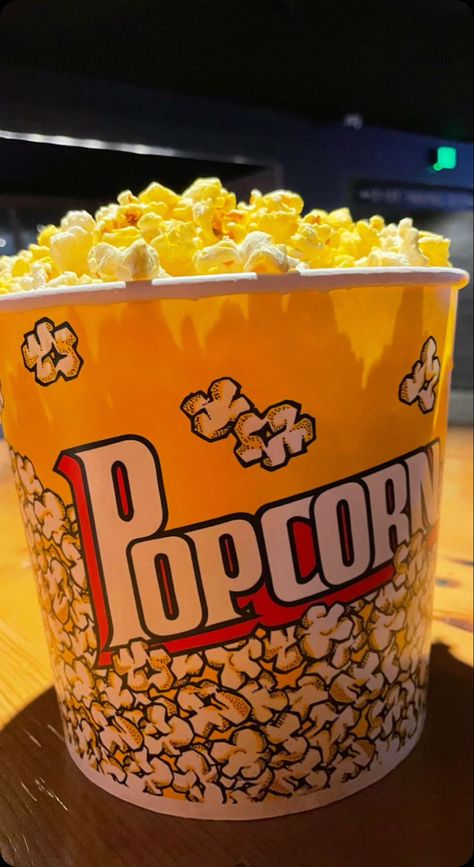 Paper Bucket Popcorn. Popcorn Snap, Teacher Lesson Plans Template, Snap Fake, Popcorn Packaging, Chip Packaging, Popcorn Bucket, Teacher Lesson Plans, Insta Profile Pic, Looks Yummy