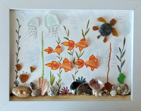 Sea Glass Artwork, Glass Fish Bowl, Sea Glass Art Diy, Glass Fish Tanks, Costa Del Sol Spain, Sea Glass Art Projects, Glass Pebbles, Pebble Art Family, Fish Sea