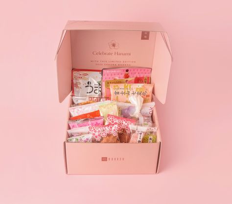 Interested in trying a Japanese snack box? Bokksu vs. Sakuraco are two of the best. But which one comes out on top? Genmaicha Tea, Japanese Snack Box, Market Snacks, Japan Snacks, Snack Boxes, Japanese Snacks, Subscription Gifts, Snack Box, Strawberry Milk