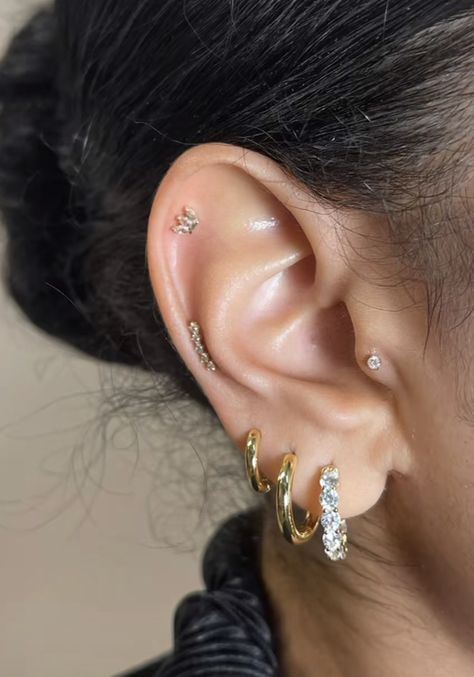 Curated Piercings, Minimalist Ear Piercings, Dope Jewelry Accessories, Cool Ear Piercings, Pretty Ear Piercings, Cute Ear Piercings, Piercing Inspo, Cute Piercings, Piercings Jewelry