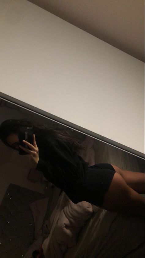 Brunette Body Mirror, Pretty Body Mirror Pics, Brunette Hair Girl Snaps, Fake Snaps Brunette Hair, Fake Account Photos Women, Mirror Pics Brunette, Outfit Ideas Brunette, Fake Mirror Snaps, Fake Mirror Selfie Snap