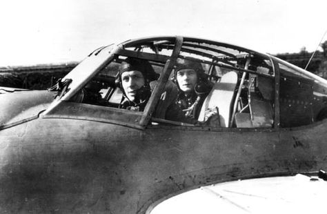 RAF night fighter pilot Eric Loveland and navigator Jack Duffy in the cockpit of their Mosquito March 1945. - Stardust Studios Luftwaffe Pilot, Airedale Dogs, De Havilland Mosquito, Me 109, Ww1 Aircraft, German Submarines, Reconnaissance Aircraft, British Aircraft, Ww2 Planes