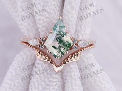 Vintage kite cut green moss agate engagement ring set with 14k gold Chevron band moissanite ring for women unique bridal wedding ring set, gemstone ring, vintage style ring, kite shaped ring, Solid gold band, lab Diamond ring set, promise ring, moss agate jewelry, anniversary gift for her, handmade jewelry  Moss Agate is a stone of new beginnings. It harmonizes your connection with the elements of the universe and nature. Our Moss Agate gemstone refreshes your soul and allows you to perceive bea Fairy Engagement Rings, Miss Agate Ring, Chevron Engagement Ring, Ring For Women Unique, Moss Agate Jewelry, Moss Agate Engagement Ring, Cute Engagement Rings, Green Moss Agate, Agate Engagement Ring