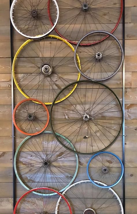 Bicycle Recycle Ideas, Bicycle Wheel Decor, Bicycle Parts Art, Fabrikasi Logam, Recycled Bike Parts, Bike Decor, Bicycle Wall Art, Bicycle Decor, Wheel Decor