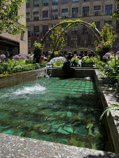 Rockefeller Plaza, 30 Rockefeller Plaza, Usa News, Puerto Rico, New York City, New York, Green, Travel