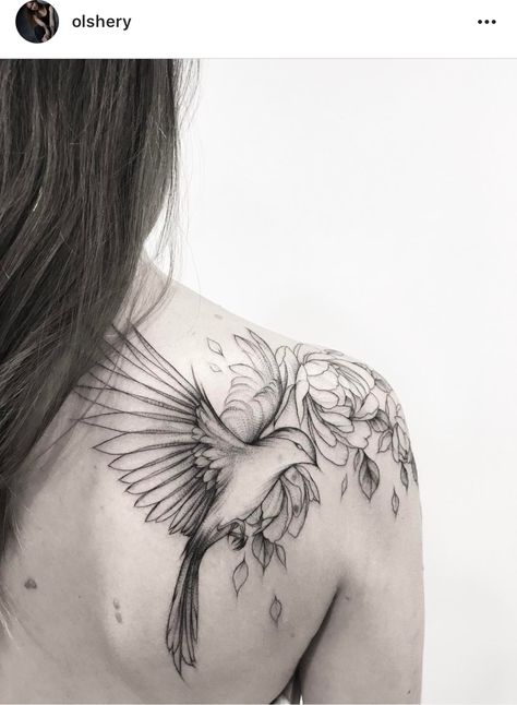 Bird tat Bird On Shoulder Tattoo, Bird On Shoulder, Bird Shoulder Tattoos, Bird Tattoos For Women, Tattoo Son, Girl Shoulder Tattoos, Petit Tattoo, Flower Tattoo Shoulder, Geniale Tattoos