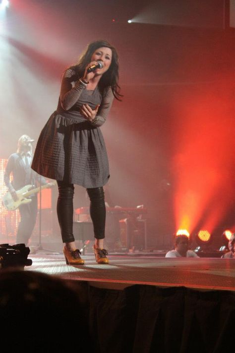 Cute dress and shoea Kari Jobe Style, Worship Leader Outfit, Girly Clothes, Kari Jobe, Worship Team, Fun Shoes, Flair Dress, Worship Leader, Outfits Classy