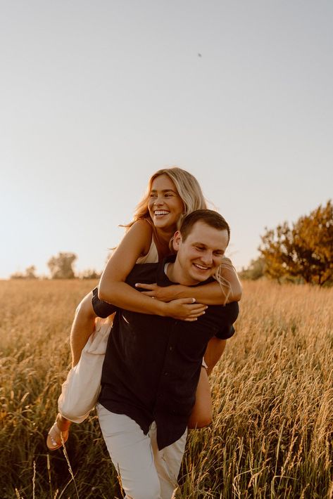 Couples Photoshoot Inspiration, 2 Year Anniversary Photo Shoot Ideas, Engagement Photo In Field, Engagement Photos Looking At Camera, Engagement Pics In Field, Engagement Pictures Field, Outdoors Engagement Photos, Couples Field Pictures, Engagement Photos Poses Field