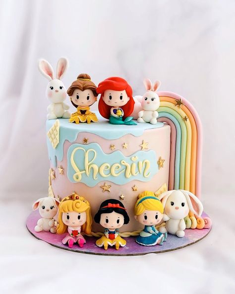 Birthday Cake | Cake Class on Instagram: “Baby princesses and bunnies 💕” Disney Princess Theme Party, Elsa Birthday Party, Princess Castle Cake, Birthday Cake Cake, 25th Birthday Cakes, Fiesta Cake, Disneyland Birthday, Disney Princess Cake, Little Pony Cake