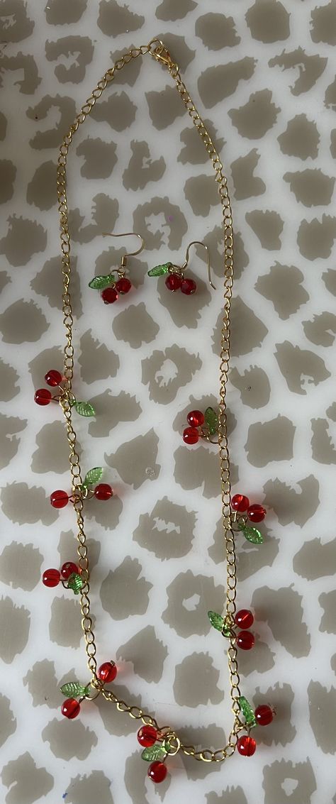 I made some Cherry Earrings (Swarovski crystals) and a cherry necklace (glass beads). Cherry Beads, Necklace Glass Beads, Beads Tutorial, Cherry Necklace, Diy Beading, Cherry Earrings, Earrings Diy, Swarovski Crystal Earrings, Swarovski Earrings