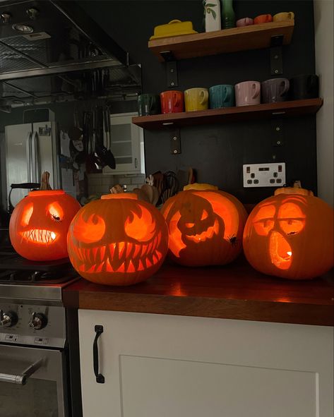 Pumpkin Carving Ideas Squidward, Squidward Pumpkin, Handsome Squidward Pumpkin, Jaws Pumpkin, Squidward Screaming, Pumpkin Games, Classic Monster Pumpkin Carving, Venom Movie, Nightmare Before Christmas