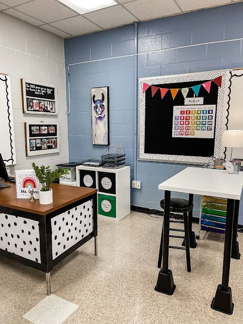 High School Classroom Makeover, Office Decor School Principal, Simple Classroom Decor High School, Comfy High School Classroom, Teacher Desk Setup High School, Old Classroom Makeover, Colorful High School Classroom, Teacher Desk Corner, Cozy Teacher Desk Area