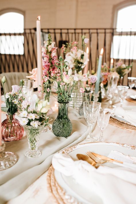 Sage Green And Blush Table Decor, Green Wedding Theme Decorations, Sage Green And Blush Wedding Table Setting, Wedding Sage Green And Pink, Sage Spring Wedding, Dusty Pink And Sage Green Wedding Table Decor, Sage Green And Pink Wedding Decorations, Sage And Wildflower Wedding, Green And Wildflower Wedding