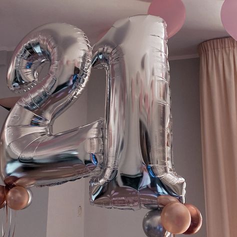 Pink 21st Birthday Aesthetic, 21st Birthday Esthetic, 21sr Birthday Aesthetic, 21st Bday Balloons, 21 Balloons Aesthetic, 21st Birthday Decorations Aesthetic, Light Pink 21st Birthday, 21 Year Old Aesthetic, 21 Decorations Birthday