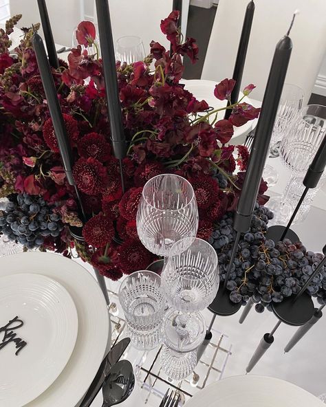 Valentines Engagement Party, Moody Tablescape, Hollywood Glamour Wedding, Berry Tones, Modern Centerpieces, Bridal Expo, Party Tablescapes, Christmas Flower Arrangements, Christmas Dinner Party