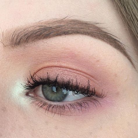 Super simple look 😅 #maybelline - color tattoo in rose gold, #elfcosmetics - baked eyeshadow in pixie, a pigment by #inglot, #maccosmetics… Pink Eye Makeup, Tattoo Simple, Pink Eye, Long Lashes, Makeup Makeup, Eye Shadow, Lashes, Eye Makeup, Skin