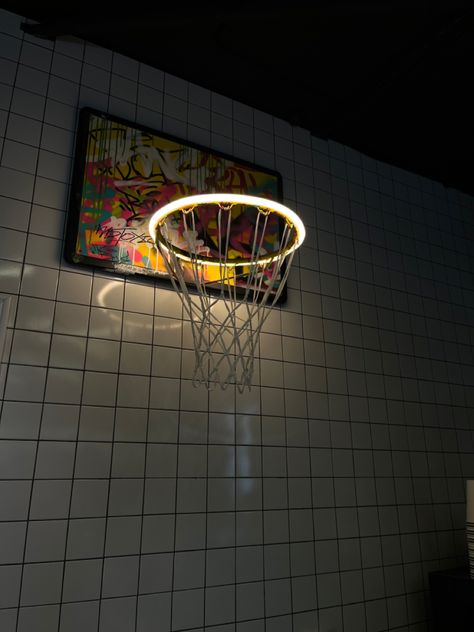 Decorative Basketball Hoop, Mens Room Decor, Surf House, Home Defense, Boutique Interior, Room Inspiration Bedroom, Room Ideas Bedroom, Dream House Decor, Aesthetic Room Decor