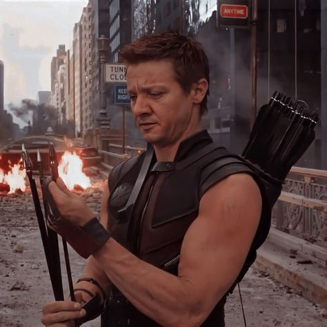 Jeremy Renner Avengers, Clint Barton Icon, Ant Man Suit, Avengers Movie, Marvel Hawkeye, Marvel Icons, Clint Barton, Avengers Memes, Marvel Deadpool