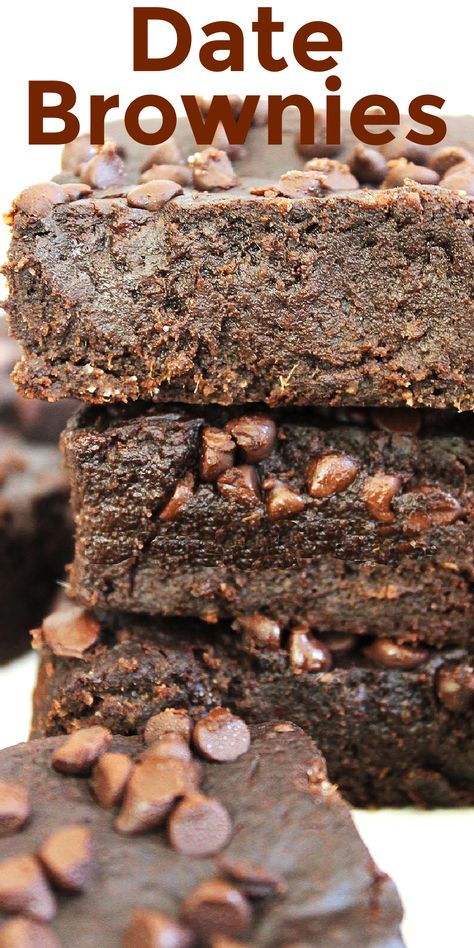 The best brownies made with dates, coconut oil and almond flour. These brownies are gluten free and dairy free Brownies Gooey, Best Brownies Ever, Brownies Fudgy, Almond Flour Brownies, Paleo Brownies, Smores Dessert, Paleo Cookbook, Paleo Baking, Paleo Sweets