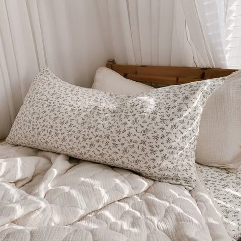 Bedding – Page 5 – blue daisy Floral Sheets Bedding Aesthetic, Bedding Ideas Floral, Aesthetic Throw Pillows On Bed, Ditsy Floral Bedding, Cute Pillow Cases, Floral Sheets Bedding, Feminine Bedroom Aesthetic, Mix And Match Bedding, Daisy Bedding