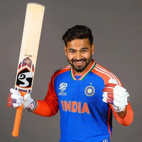 RISHABH PANT BACK IN INDIAN JERSEY AFTER 16 LONG MONTHS. 🇮🇳 Cricket Protective Gear, Cricket Trousers, Rishabh Pant, Cricket Stump, Indian Cricket Team, Cricket Wicket, Cricket Videos, Indian Cricket, Cricket Balls