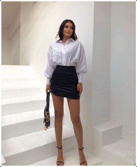 Outfit Ideas For Night Out Club, Black Heels Outfit Dressy, Night Outfits Party Clubwear, Club Outfits For Women Night Classy, Evening Outfit Going Out, Casual Clubbing Outfits, Leather Skirt Outfit Party, Night Out Outfit Classy, Night Out Outfit Clubwear