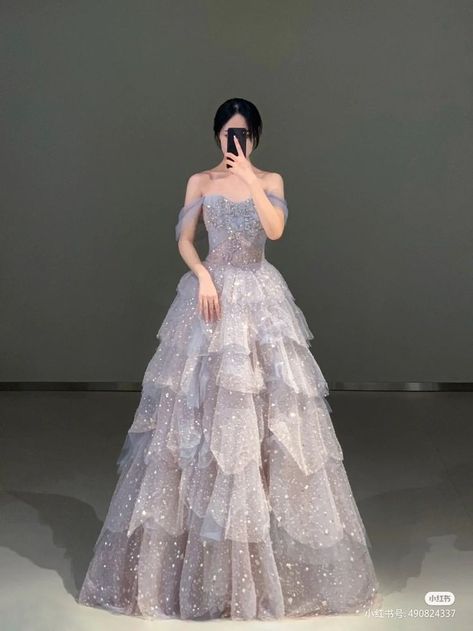 Korean Ball Gown, Kpop Stage Outfits, Prom Night Dress, 2023 Dress, Kpop Stage, Magical Dress, Scrunchie Styles, Long Sleeve Ball Gowns, Classy Prom