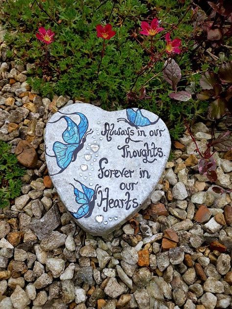 Memorial Stones Diy, Remembrance Ornaments, Decorated Stones, Memorial Garden Stones, Painted Pebbles, Condolence Messages, Stone Art Painting, Painted Rocks Diy, Stones Diy