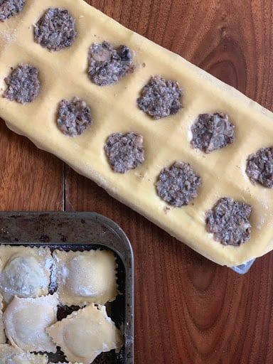 Olive Garden Ravioli, Homemade Mushroom Ravioli, Copycat Olive Garden Portabella Ravioli, Portabella Mushroom Ravioli Recipe, Olive Garden Mushroom Ravioli Recipe, Portobello Recipes, Ravioli Recipe Homemade, Ricotta Ravioli, Sun Dried Tomato Sauce