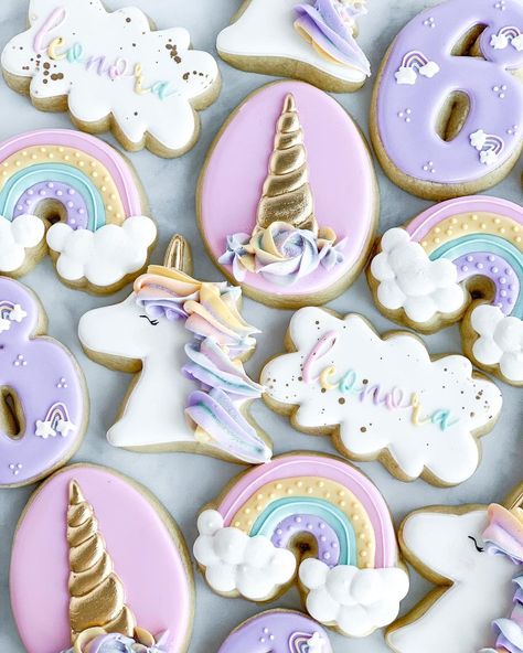 Rainbow Sugar Cookies, Custom Sugar Cookies, Unicorn Birthday Party Decorations, Cookies Decoradas, Royal Iced Cookies, Unicorn Themed Birthday Party, Sugar Cookie Royal Icing, Unicorn Cookies, Unicorn Birthday Cake