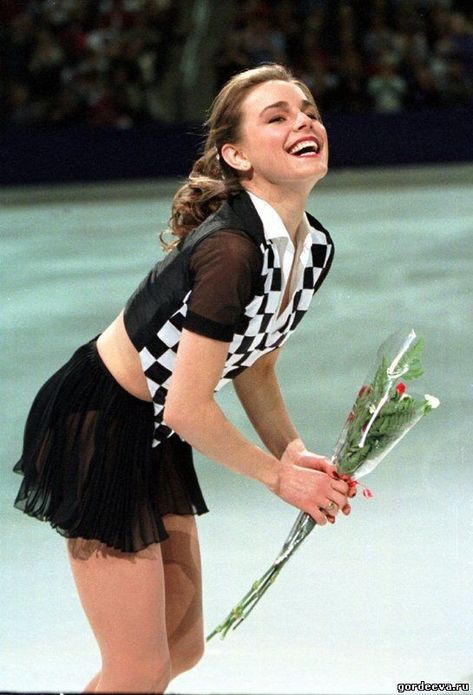 Sergei Grinkov, Ekaterina Gordeeva, Figure Ice Skates, Vintage Sport, Ice Skaters, Ice Dance, Olympic Champion, Figure Skating Dresses, Female Figure