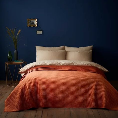 Orange Bed Blanket, Boys Bedroom Orange, Orange Bedspread, Burnt Orange Bedroom, Orange Bed, Grown Up Bedroom, Orange Room, Colorful Bedroom Decor, Orange Rooms