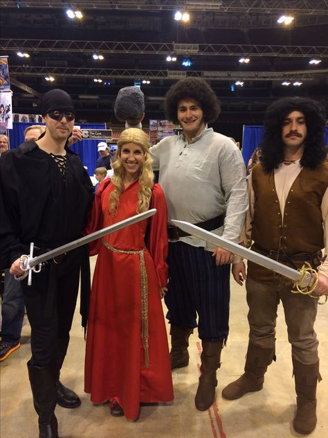 The Princess Bride cosplayers at Wizard World ComicCon 2017 Princess Bride, Cute Costumes, Couples Costumes, Academic Dress, Halloween Costumes, Geek Stuff