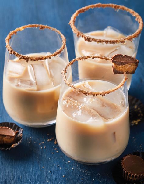 Skewball Recipes, Drinks With Screwball Whiskey, Skrewball Recipes, Dessert Cocktail Recipes, Screwball Whiskey Drinks, Skrewball Peanut Butter Whiskey Recipes, Peanut Butter Cup Cocktail, Peanut Butter Whiskey Drinks, Peanut Butter Whiskey Cocktails