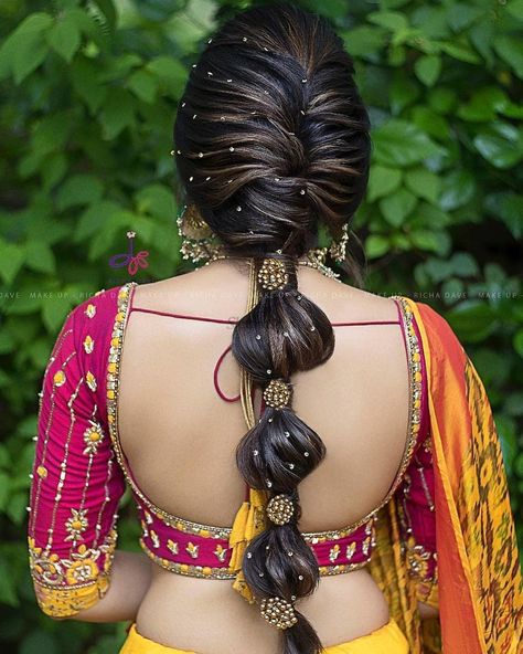 Introducing Bubble Braid Hairstyles for all brides to be. from short hair bubble braid hairstyle to easy bubble braid bridal hairstyle, we have got hairstyle for every hair type. #shaadisaga #indianwedding #bridalhairstyle #bridalhairstyleindian #bubblebraidtutorial #bubblebraidhalfuphalfdown #bubblebraidhowtodo #bubblebraidhairstyles #bubblebraidpigtails #bubblebraidponytail #bubblebraidhalfup #bubblebraid #uniquebraidhairstyleforbride #braidhairstyleforbride #braidhairstyles #mehendihairstyle भारतीय दुल्हन संबंधी, South Indian Wedding Hairstyles, Reception Hairstyles, Bridal Hairstyle Indian, Hairstyle Indian Wedding, Hairstyle Indian, Bridal Hairstyle Indian Wedding, Saree Hairstyles, Bridal Hair Styles