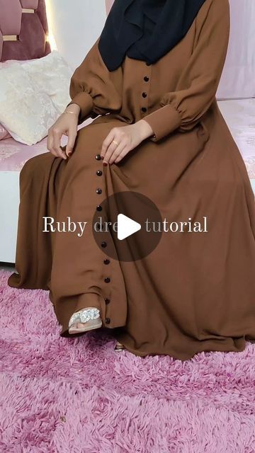 Abaya Stiching Designs, Abaya Designs Simple, Abaya Pattern Sewing, Diy Abaya, Simple Abaya Designs, Burkha Designs, Simple Abaya, Abaya Pattern, Ruby Dress