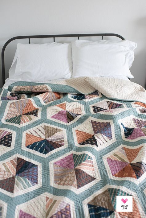 Triangle Hexies is a stunning modern quilt pattern from Emily Dennis of quiltylove.com. This impressive pattern looks much more complicated than it is! It goes together quickly with no Y seams or paper piecing and is the perfect project for the ambitious beginning quilter who wants to impress their friends! Quilty Love, Hexagon Quilt Pattern, Squares Quilt, Triangle Quilt Pattern, Modern Quilt Blocks, Oldest Daughter, Hexie Quilt, Paper Quilt, Fat Quarter Quilt