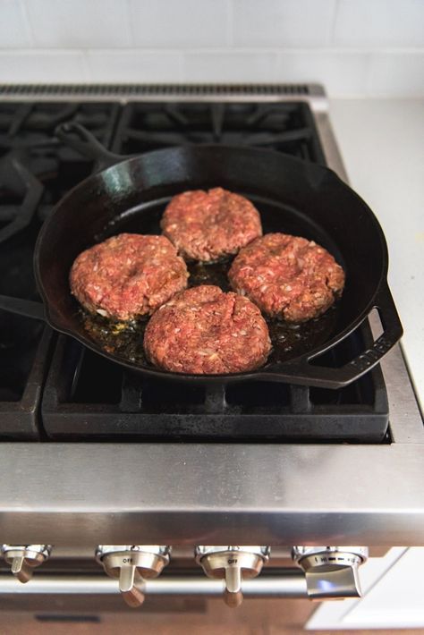 An image of four meatloaf patties pan-frying in a skillet on the stove. Meatloaf Hamburger Patties, Meatloaf Burgers Recipes, Fried Hamburger Patties, Hamburg Recipes, Meatloaf Patties, Meatloaf Burgers, How To Cook Meatloaf, Meatloaf Ingredients, Pan Frying